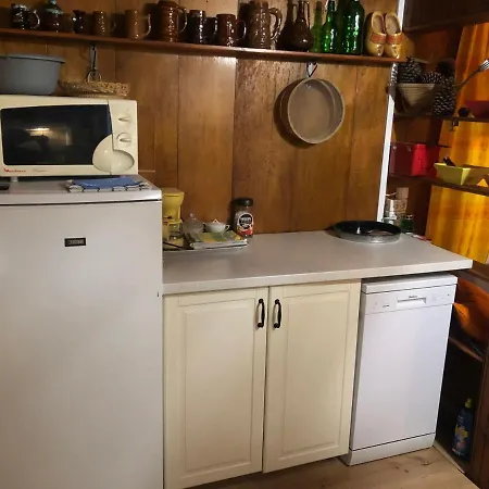 Alojamento de Turismo Selvagem Letnisko Symsar 6, Drewniany Letniskowy Z Ogrodem