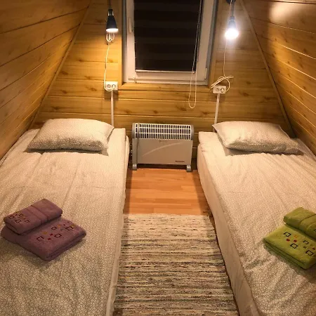 Alojamento de Turismo Selvagem Letnisko Symsar 6, Drewniany Letniskowy Z Ogrodem