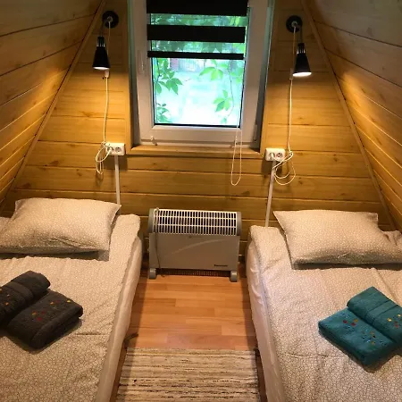 Letnisko Symsar 6, Drewniany Letniskowy Z Ogrodem Lodge *